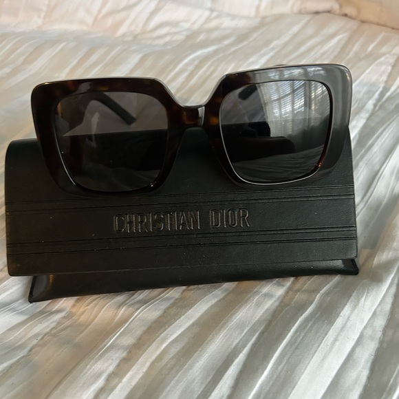 Authentic Christian Dior Sunglasses .NEW - Picture 1 of 3